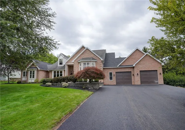 Photo 1 of Sale Pending at 77 Cobblefield Wy, Henrietta, NY 14534 | MLS# R1704022 | Listing updated on 2026-09-10