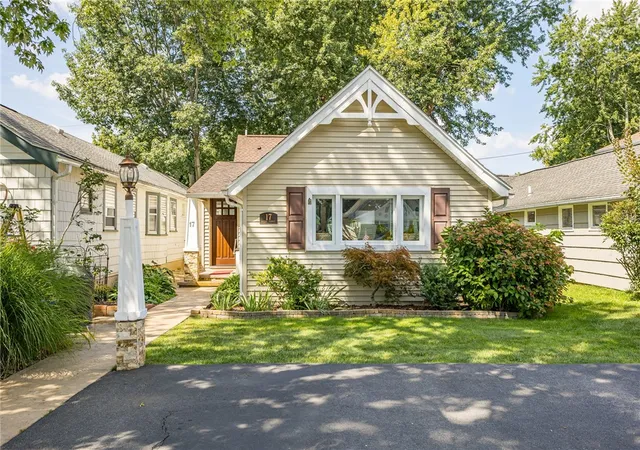 Photo 1 of Sale Pending at 17 Bateau Ter, Irondequoit, NY 14617 | MLS# R1708698 | Listing updated on 2026-09-04
