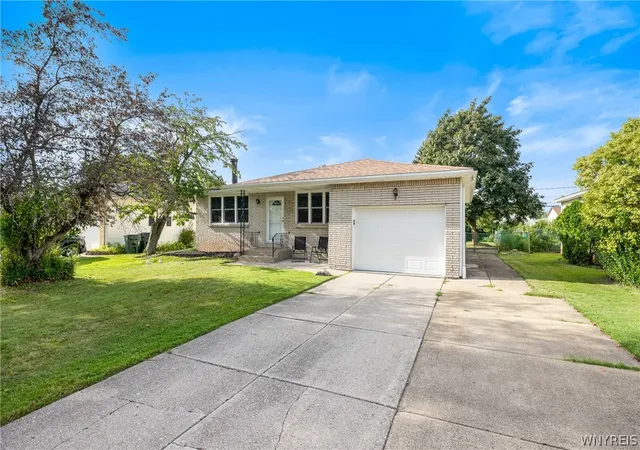 Photo 3 of Sale Pending at 284 Claudette Ct, Cheektowaga, NY 14043 | MLS# B1709791 | Listing updated on 2026-09-02