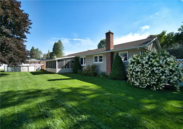Photo 3 of Single family home for sale at 9 Flint Rd, Big Flats, NY 14845 | MLS# R1709772 | Listing updated on 2026-09-11