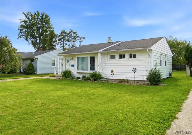 Photo 2 of Sale Pending at 38 Meadow Lea Dr, Amherst, NY 14226 | MLS# B1710248 | Listing updated on 2026-09-14