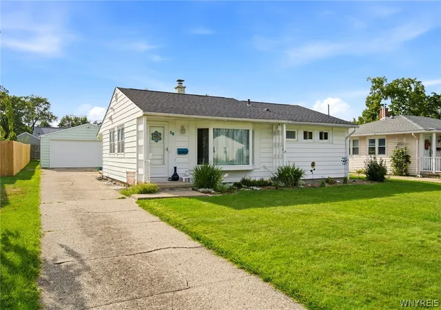 Photo 3 of Sale Pending at 38 Meadow Lea Dr, Amherst, NY 14226 | MLS# B1710248 | Listing updated on 2026-09-14