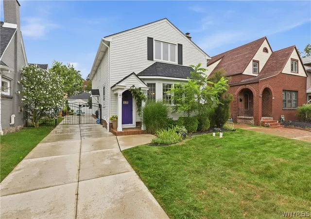 Photo 3 of Sale Pending at 68 Radcliffe Rd, Buffalo, NY 14214 | MLS# B1710044 | Listing updated on 2026-09-14