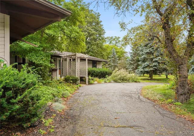 Photo 3 of Sale Pending at 100 Sherbrooke Rd, Manlius, NY 13104 | MLS# S1709742 | Listing updated on 2026-09-12