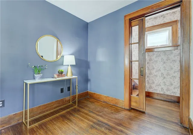 Photo 4 of Sale Pending at 152 Colonial Rd, Rochester, NY 14609 | MLS# R1708744 | Listing updated on 2026-09-14