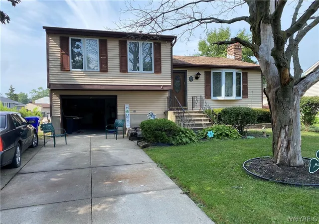 Photo 1 of Single family home for sale at 4040 Towers Pl, Hamburg, NY 14075 | MLS# B1708971 | Listing updated on 2026-09-07