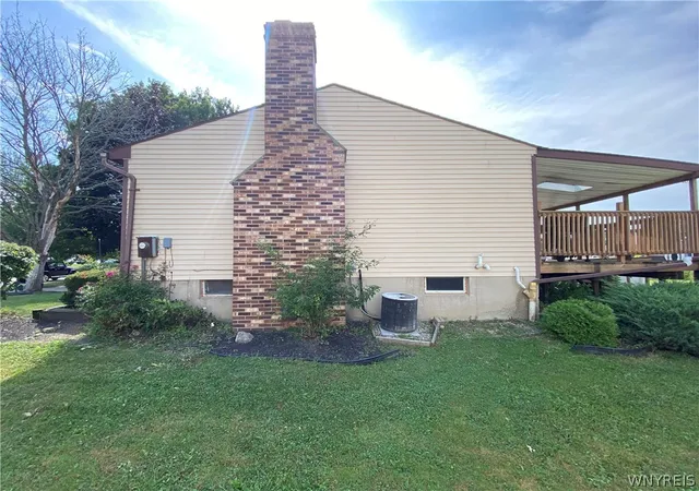 Photo 2 of Single family home for sale at 4040 Towers Pl, Hamburg, NY 14075 | MLS# B1708971 | Listing updated on 2026-09-07