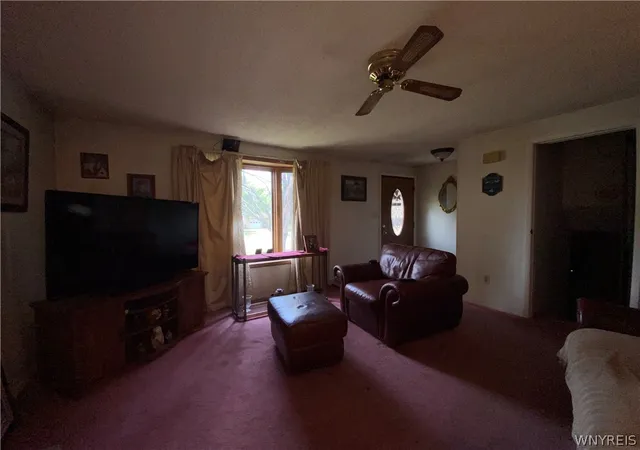 Photo 3 of Single family home for sale at 4040 Towers Pl, Hamburg, NY 14075 | MLS# B1708971 | Listing updated on 2026-09-07