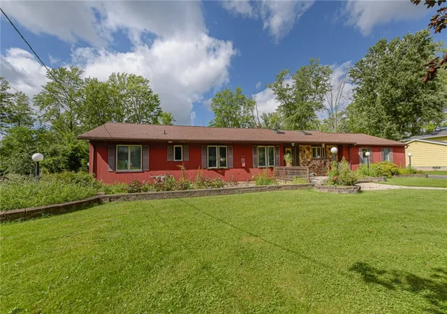 Photo 3 of Sale Pending at 907 Pixley Rd, Gates, NY 14624 | MLS# R1710370 | Listing updated on 2026-09-01