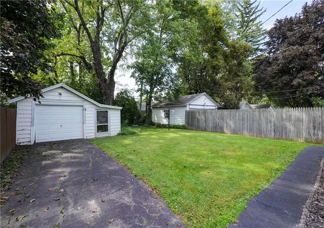 Photo 3 of Sale Pending at 259 Dorstone Rd, Gates, NY 14624 | MLS# R1708099 | Listing updated on 2026-09-02