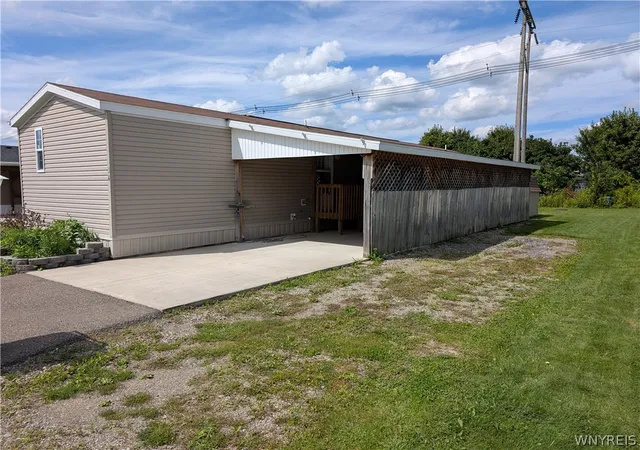 Photo 3 of Manufactured home for sale at 416 Carter, Arcade, NY 14009 | MLS# B1710466 | Listing updated on 2026-08-27