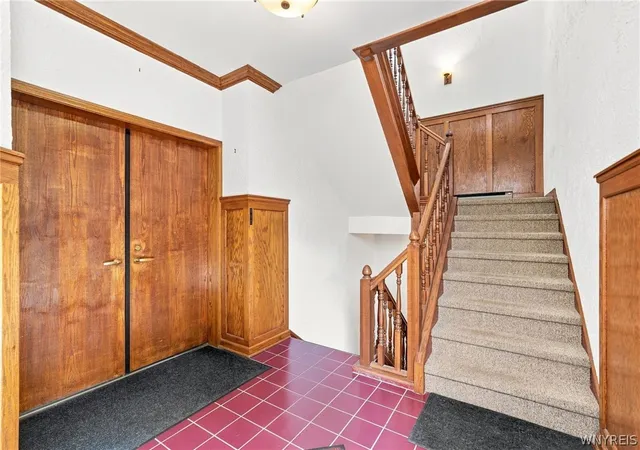 Photo 3 of Sale Pending at 190 Castlebrook Ln, Amherst, NY 14221 | MLS# B1709866 | Listing updated on 2026-09-08