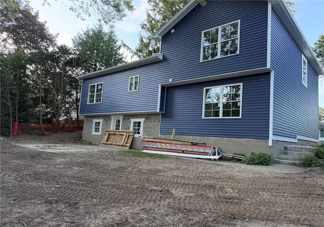 Photo 3 of Single family home for sale at 95 Highview Dr, Irondequoit, NY 14609 | MLS# R1708190 | Listing updated on 2026-08-31