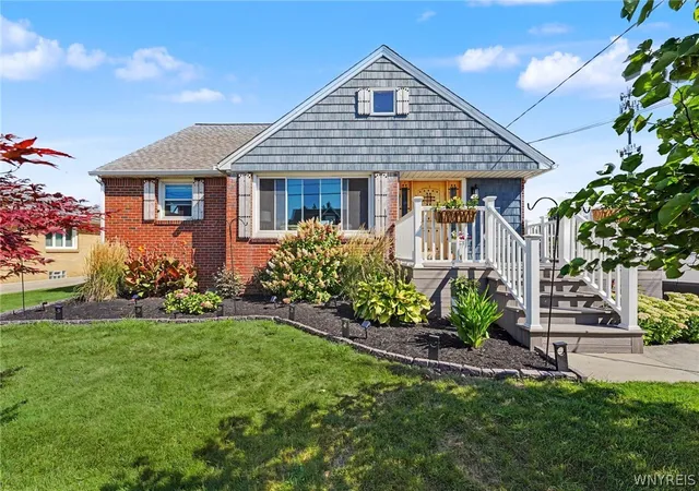 Photo 1 of Single family home for sale at 32 Hamilton Ave, Lackawanna, NY 14218 | MLS# B1709761 | Listing updated on 2026-09-12
