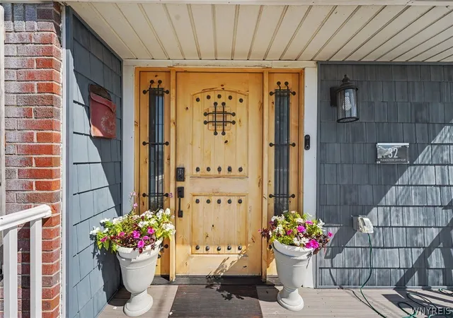 Photo 3 of Single family home for sale at 32 Hamilton Ave, Lackawanna, NY 14218 | MLS# B1709761 | Listing updated on 2026-09-12