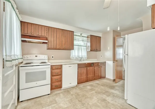 Photo 3 of Sale Pending at 239 Fielding Rd, Greece, NY 14626 | MLS# R1710457 | Listing updated on 2026-09-04
