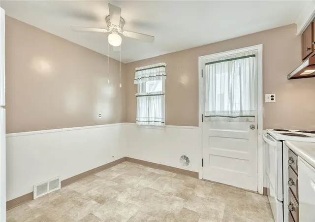 Photo 4 of Sale Pending at 239 Fielding Rd, Greece, NY 14626 | MLS# R1710457 | Listing updated on 2026-09-04