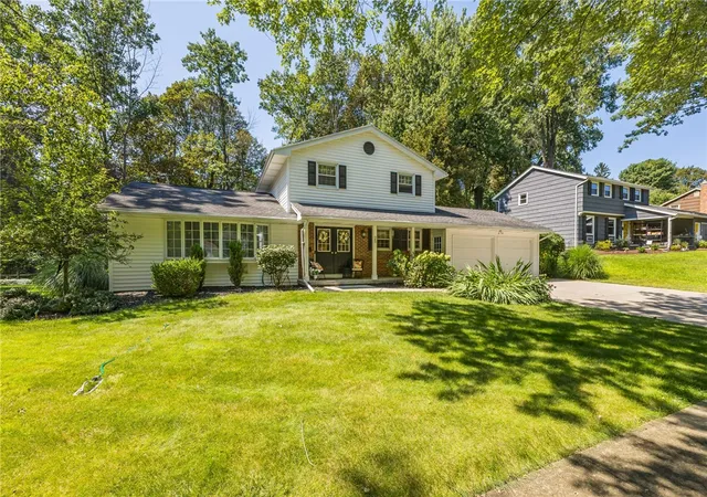 Photo 2 of Sale Pending at 25 Shadowlawn Ct, Irondequoit, NY 14617 | MLS# R1707614 | Listing updated on 2026-09-03