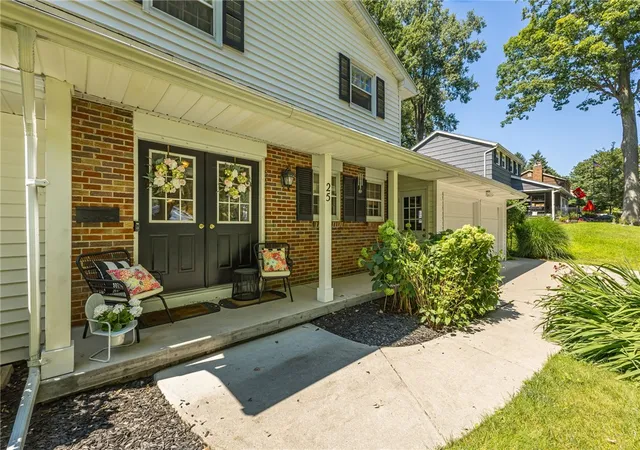 Photo 3 of Sale Pending at 25 Shadowlawn Ct, Irondequoit, NY 14617 | MLS# R1707614 | Listing updated on 2026-09-03