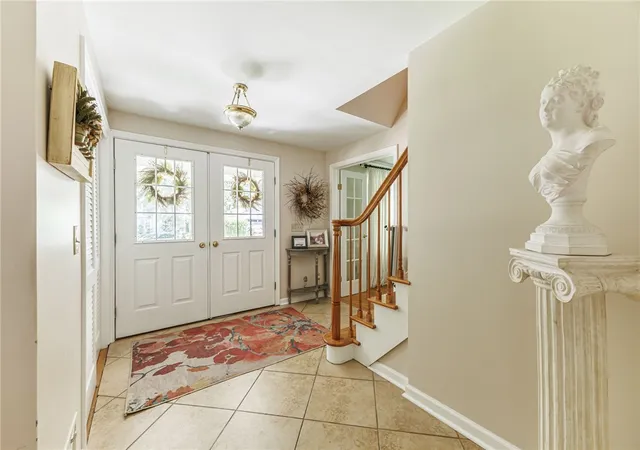 Photo 4 of Sale Pending at 25 Shadowlawn Ct, Irondequoit, NY 14617 | MLS# R1707614 | Listing updated on 2026-09-03