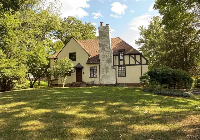 Photo 2 of Single family home for sale at 453 Main St, Oneida, NY 13421 | MLS# S1709840 | Listing updated on 2026-08-27