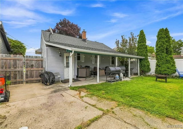 Photo 4 of Single family home for sale at 94 Standard Pkwy, Cheektowaga, NY 14227 | MLS# B1709571 | Listing updated on 2026-08-27