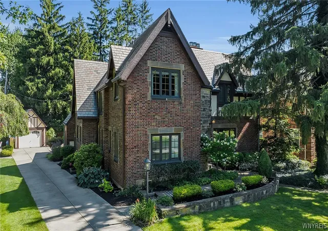 Photo 1 of Sale Pending at 18 Harper Rd, Amherst, NY 14226 | MLS# B1710343 | Listing updated on 2026-09-09