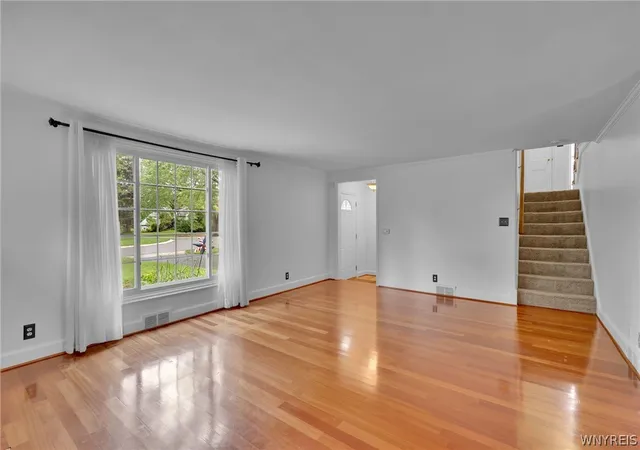 Photo 4 of Sale Pending at 80 Morningside Ln, Amherst, NY 14221 | MLS# B1709146 | Listing updated on 2026-09-06