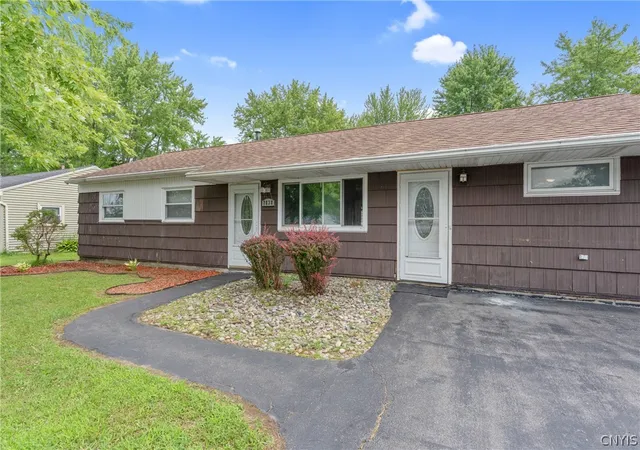 Single family home for sale at 7838 Rinaldo Blvd W, Cicero, NY 13030 | MLS# S1710134