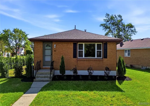 Photo 2 of Sale Pending at 43 Barone Cir, Cheektowaga, NY 14225 | MLS# B1710430 | Listing updated on 2026-09-10