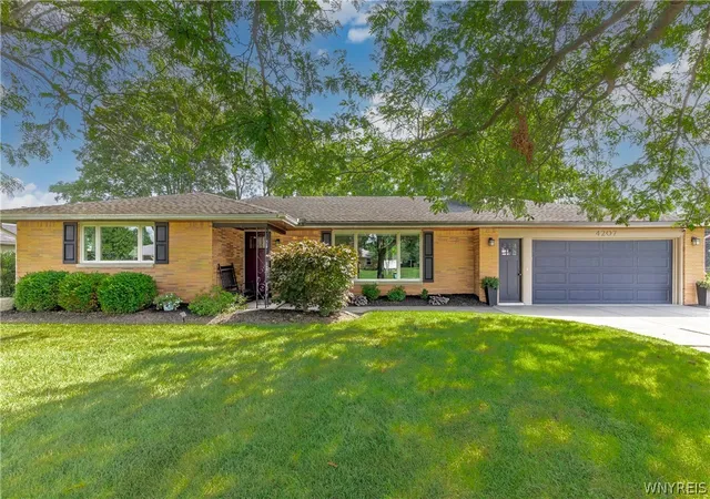 Photo 1 of Sale Pending at 4207 Susan Dr, Clarence, NY 14221 | MLS# B1710471 | Listing updated on 2026-09-06