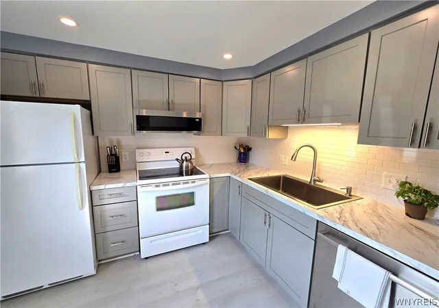 Photo 2 of Townhouse for sale at 75 Groton Dr Dr #F, Amherst, NY 14228 | MLS# B1710487 | Listing updated on 2026-09-04