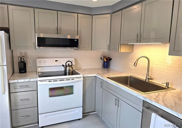 Photo 3 of Townhouse for sale at 75 Groton Dr Dr #F, Amherst, NY 14228 | MLS# B1710487 | Listing updated on 2026-09-04