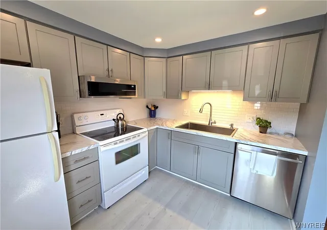 Photo 3 of Townhouse for sale at 75 Groton Dr Dr #F, Amherst, NY 14228 | MLS# B1710487 | Listing updated on 2026-09-04