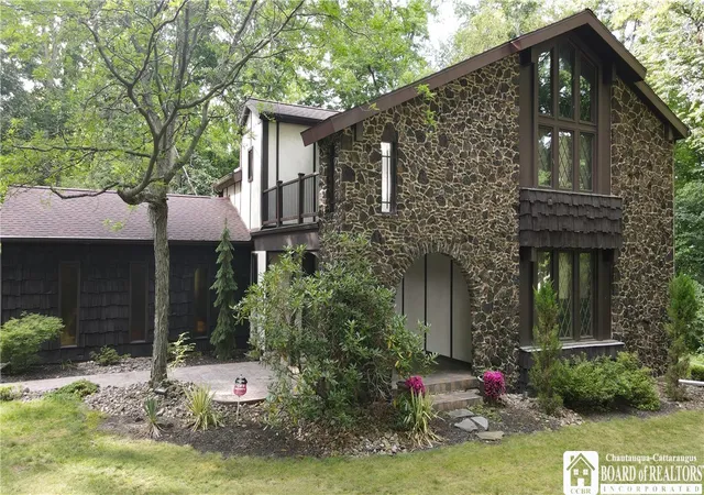 Photo 1 of Sale Pending at 9 Stewart Ave, Hanover, NY 14136 | MLS# R1710289 | Listing updated on 2026-09-04