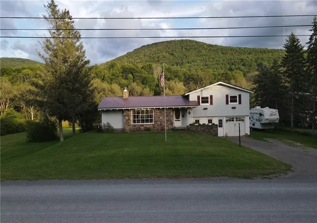 Photo 1 of Single family home for sale at 2000 County Hwy 41, Roxbury, NY 12474 | MLS# R1710061 | Listing updated on 2026-08-27