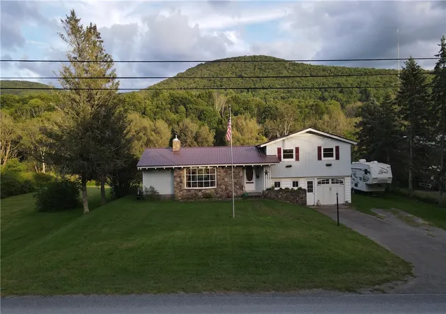 Photo 2 of Single family home for sale at 2000 County Hwy 41, Roxbury, NY 12474 | MLS# R1710061 | Listing updated on 2026-08-27
