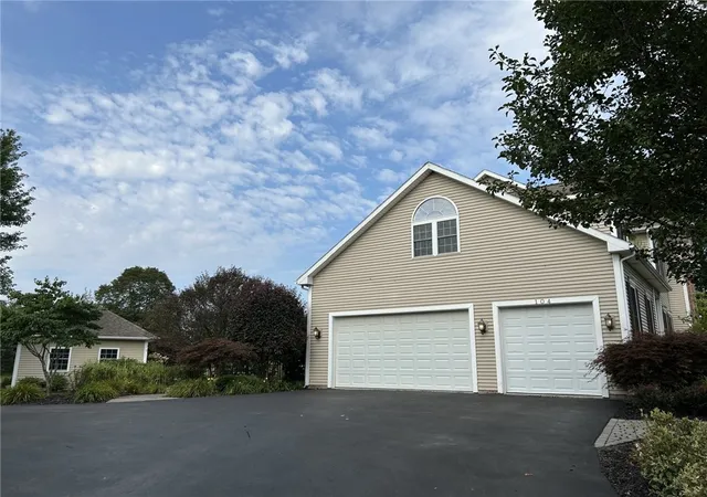 Photo 4 of Sale Pending at 104 Semmel Rd, Mendon, NY 14472 | MLS# R1708836 | Listing updated on 2026-09-11