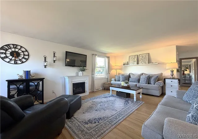Photo 3 of Sale Pending at 134 Woodcrest Dr, Amherst, NY 14226 | MLS# B1710568 | Listing updated on 2026-09-01