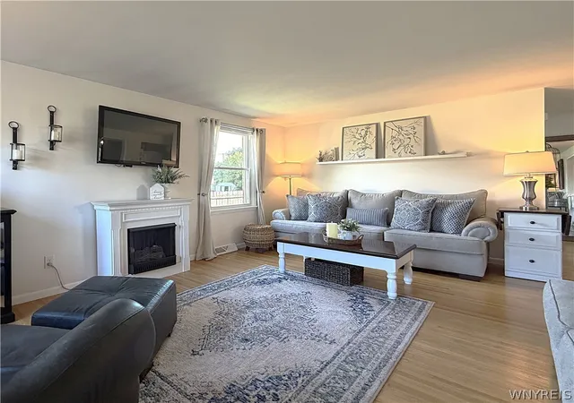 Photo 3 of Sale Pending at 134 Woodcrest Dr, Amherst, NY 14226 | MLS# B1710568 | Listing updated on 2026-09-01