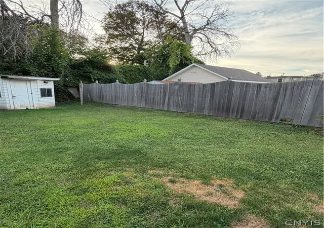 Photo 4 of Sale Pending at 104 Roxford Rd S, Salina, NY 13208 | MLS# S1709272 | Listing updated on 2026-09-09