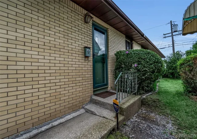 Photo 3 of Sale Pending at 115 Avery Pl, Cheektowaga, NY 14225 | MLS# B1710299 | Listing updated on 2026-09-10