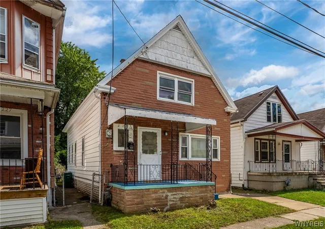 Photo 2 of Single family home for sale at 225 Longnecker St, Buffalo, NY 14206 | MLS# B1710601 | Listing updated on 2026-08-28