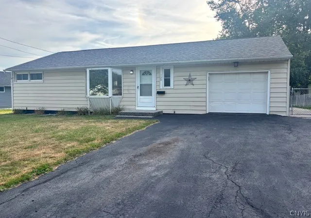 Photo 2 of Sale Pending at 124 Marian Dr, Salina, NY 13211 | MLS# S1710416 | Listing updated on 2026-09-10