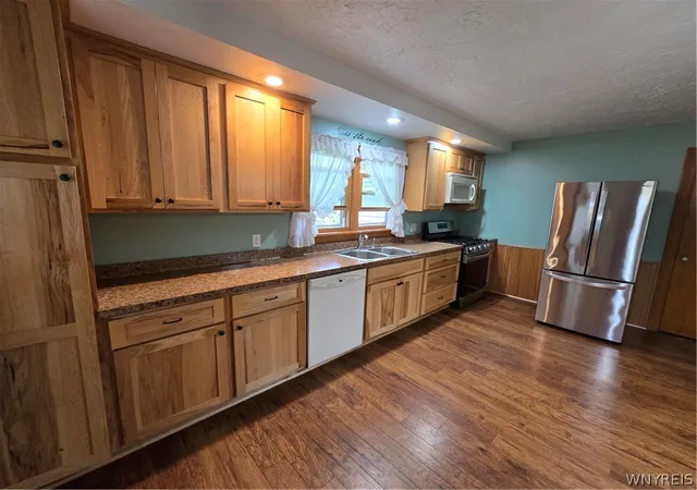 Photo 2 of Sale Pending at 7322 Ridge Rd, Hartland, NY 14094 | MLS# B1710360 | Listing updated on 2026-09-08