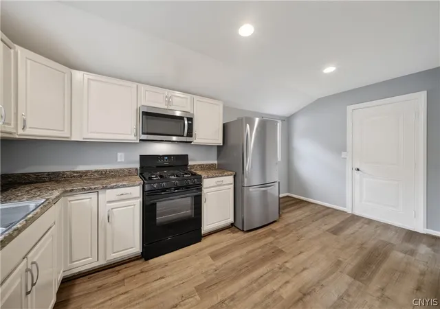 Photo 4 of Sale Pending at 46 Maple St, Auburn, NY 13021 | MLS# S1710178 | Listing updated on 2026-09-14