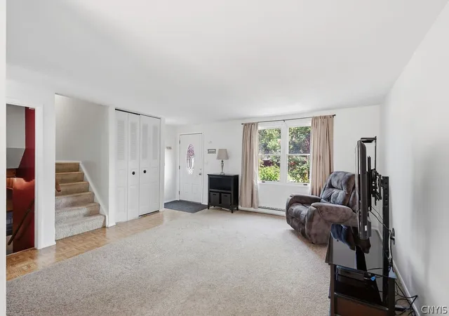 Photo 3 of Sale Pending at 8484 Chinkapin Cir, Cicero, NY 13039 | MLS# S1710496 | Listing updated on 2026-09-11