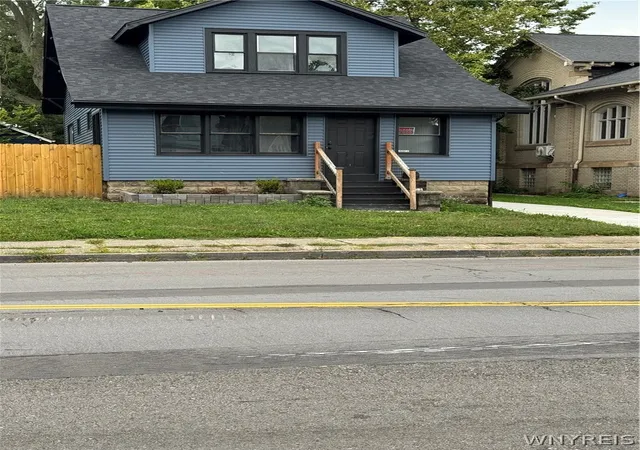 Photo 1 of Single family home for sale at 685 Abbott Rd, Buffalo, NY 14220 | MLS# B1710414 | Listing updated on 2026-08-28
