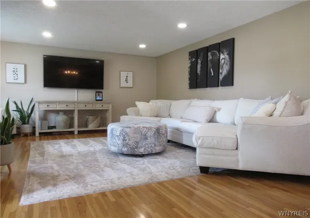 Photo 3 of Sale Pending at 6 Madaline Ln, Cheektowaga, NY 14043 | MLS# B1708399 | Listing updated on 2026-09-08