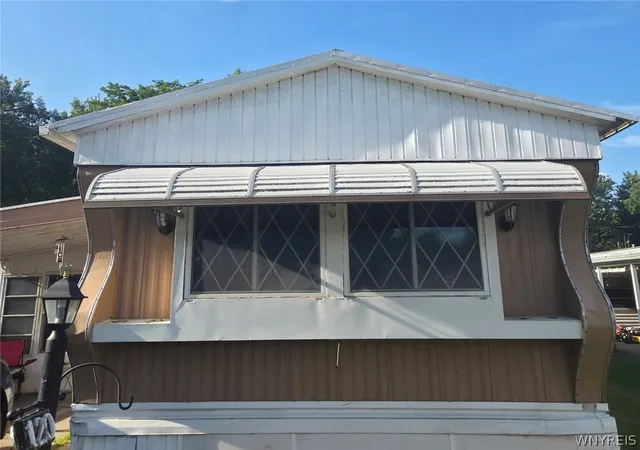 Photo 2 of Manufactured home for sale at 120 Carefree Ln, Cheektowaga, NY 14227 | MLS# B1710171 | Listing updated on 2026-09-02